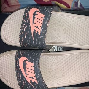 Nike pink slides (7)